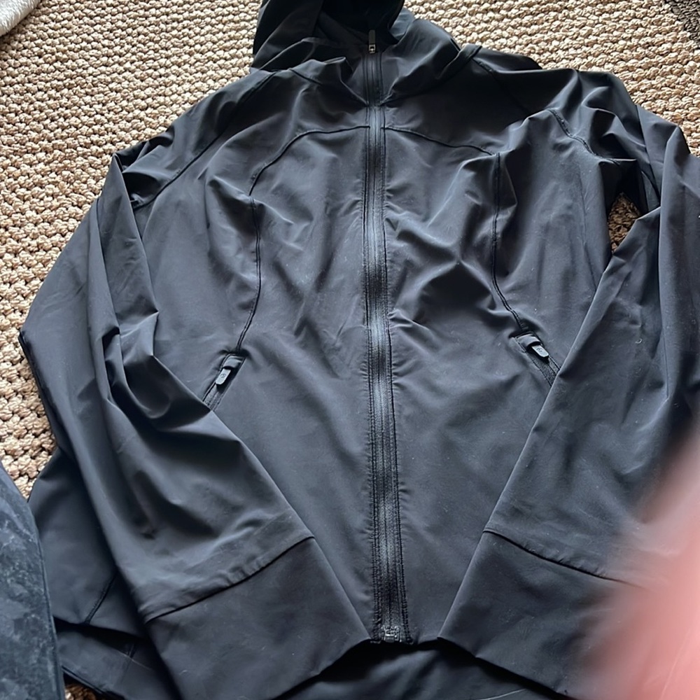 Pre-own luluemon jkt